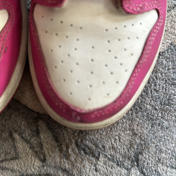 Nike Dunks - Picture 4 of 6